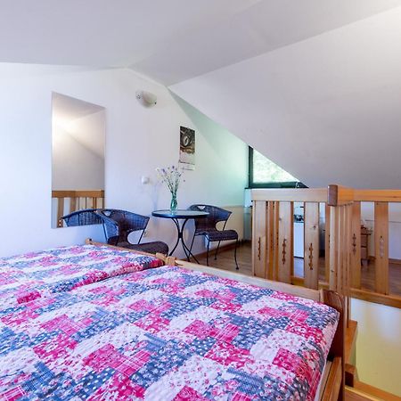 Apartments Jaka Dolenjske Toplice Phòng bức ảnh