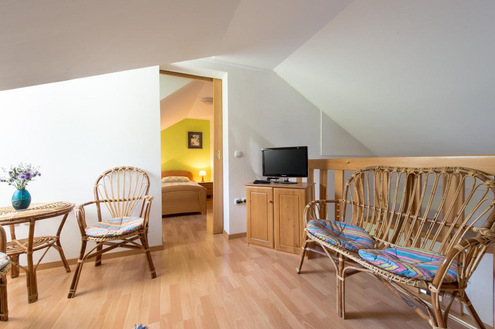 Apartments Jaka Dolenjske Toplice Phòng bức ảnh