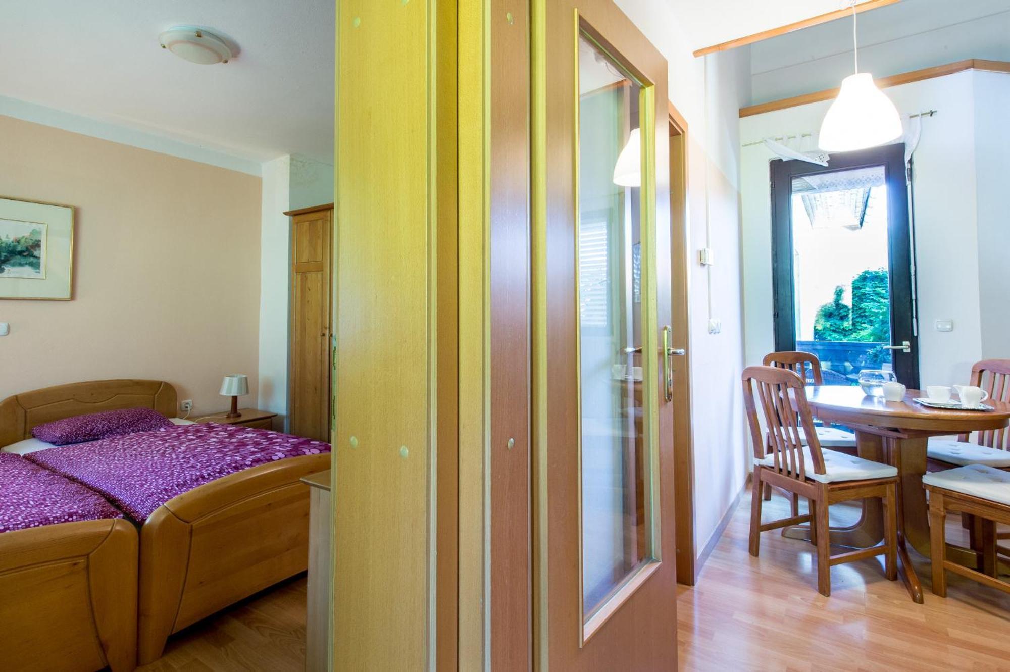 Apartments Jaka Dolenjske Toplice Phòng bức ảnh